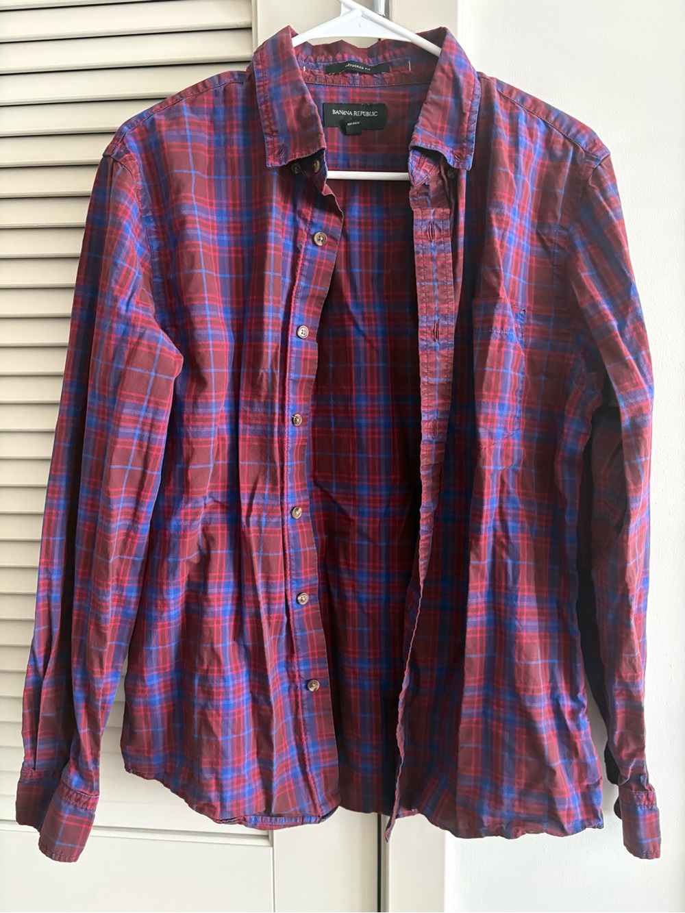 Banana Republic Red & Blue Plaid Button-Up Shirt - Men's* Sz. Medium